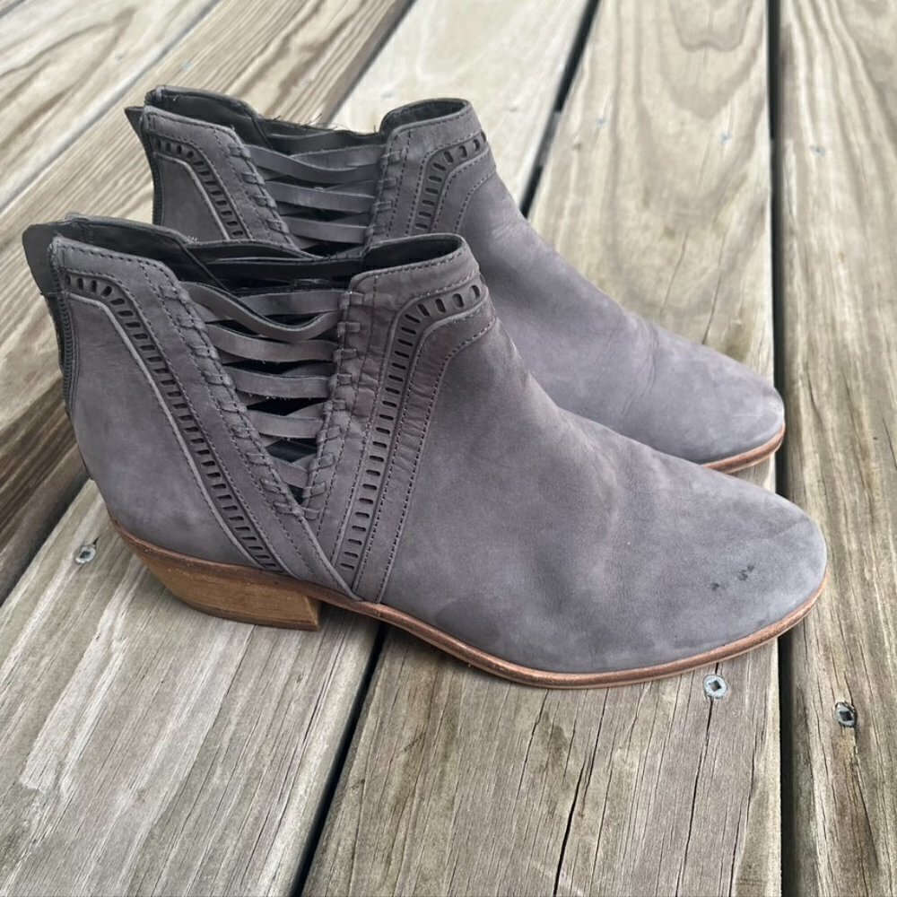 ** Vince Camuto Gray Leather Pimmy Ankle Boots Size 8